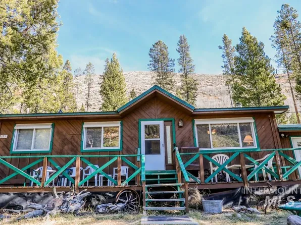 155 Dredge Camp Dr, Stanley, ID 83278