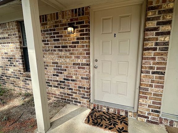 2nd image of 218 Bellevue Cir APT B