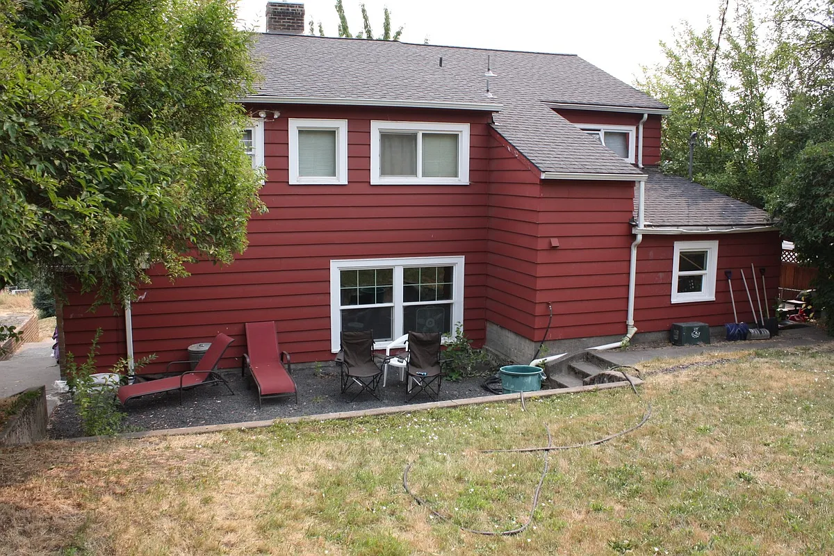 Building Photo - 226 Circle Dr