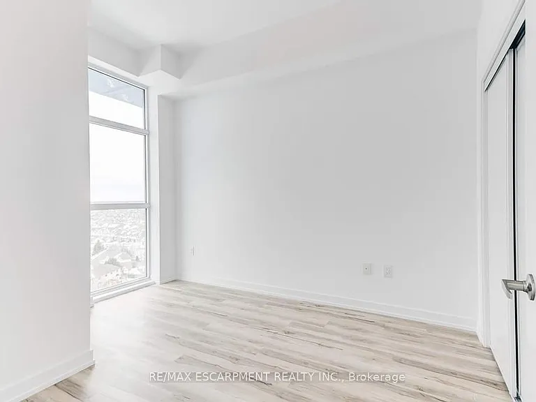 450 Dundas St E #1204 — Photo 11