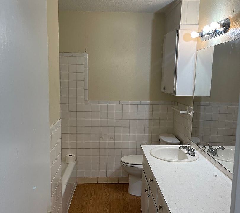 1st image of 1919 Gregory Dr #2