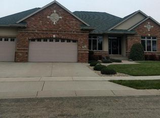 3261 Shelly Ln NE, Rochester, MN 55906