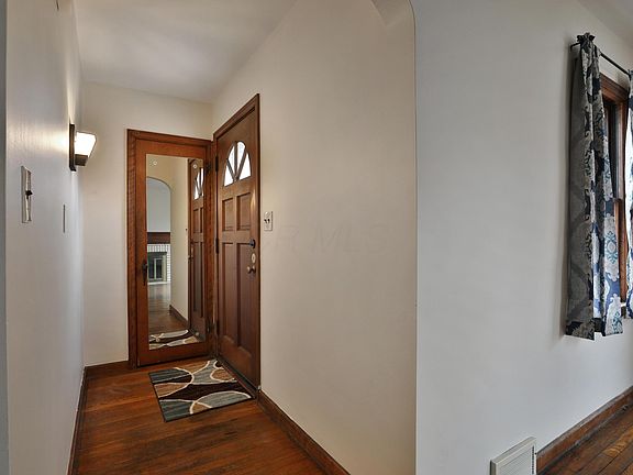 4th image of 572 Clinton Heights Ave