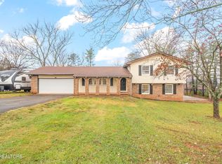 1626 Oak St, Loudon, TN 37774