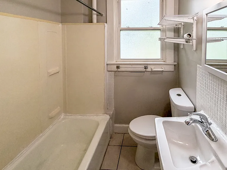 414 14th Ave — Photo 6