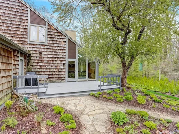 95 Woodfield COURT, Wind Point, WI 53402
