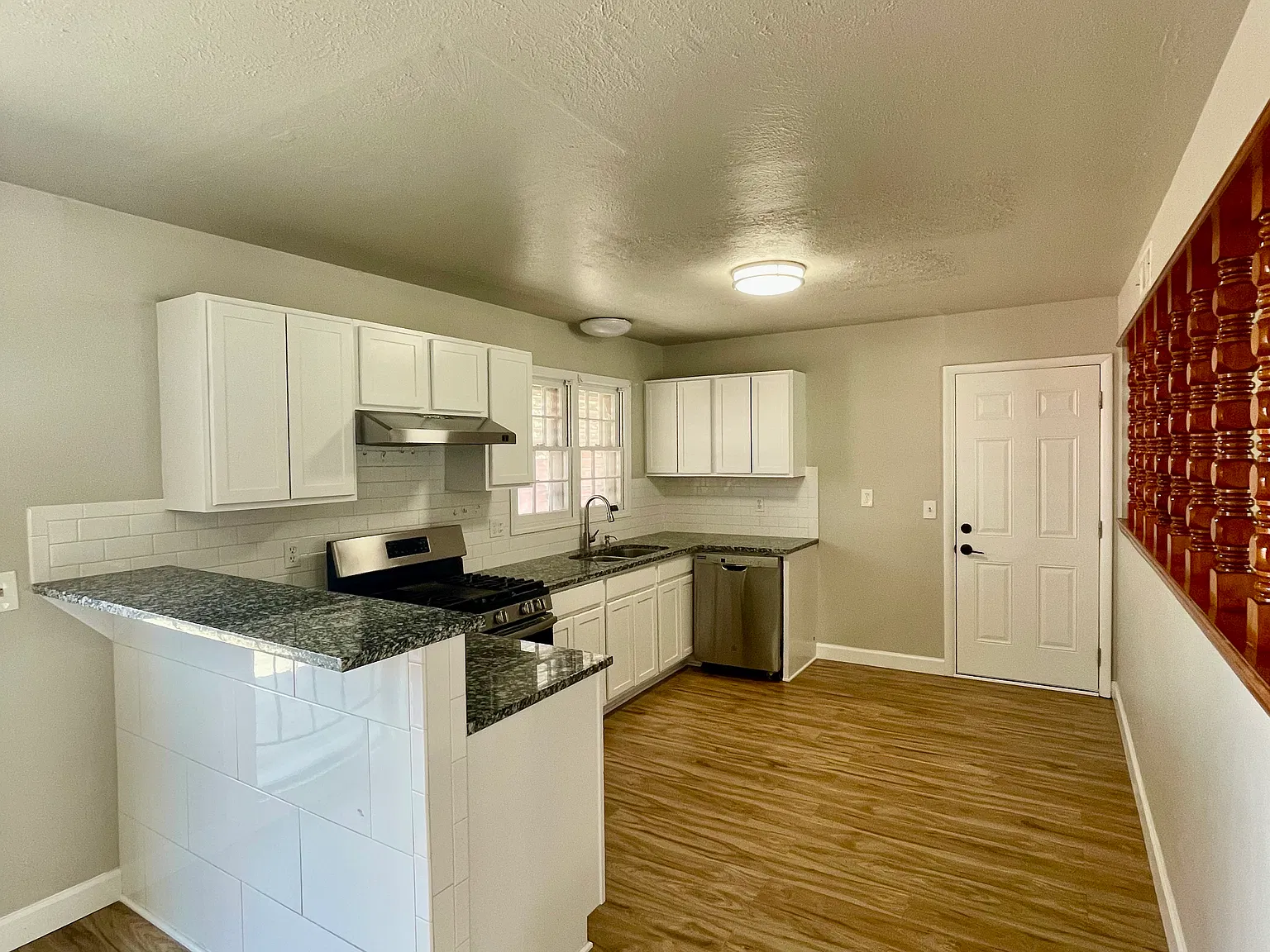 3 bed, 1.5 bath, 1200 sqft, $1,450 — Photo 4