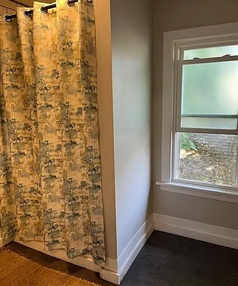 165 Benton St — Photo 11