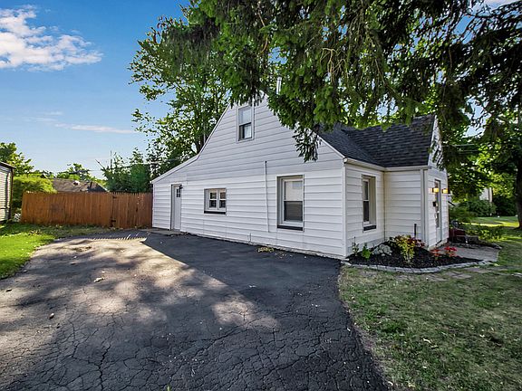 3rd image of 117 Hillcrest Dr