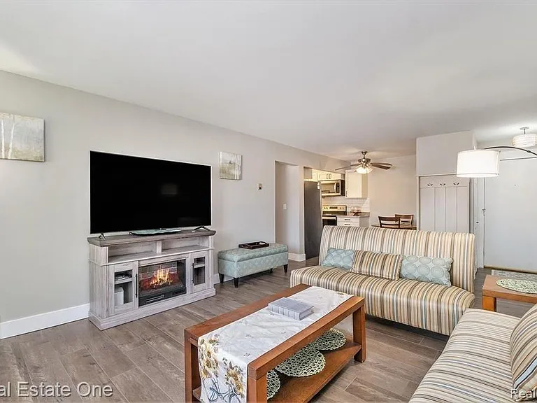 803 Plate St #104 — Photo 3