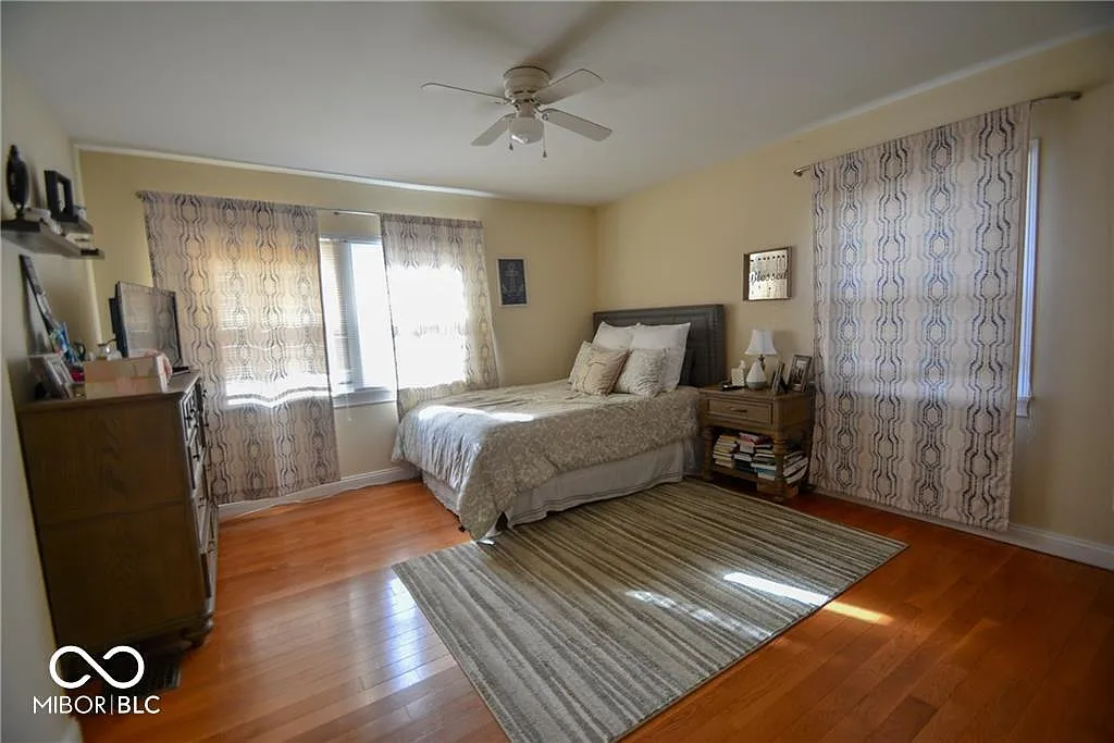 3 bed, 1.5 bath, 1932 sqft, $1,950 — Photo 2