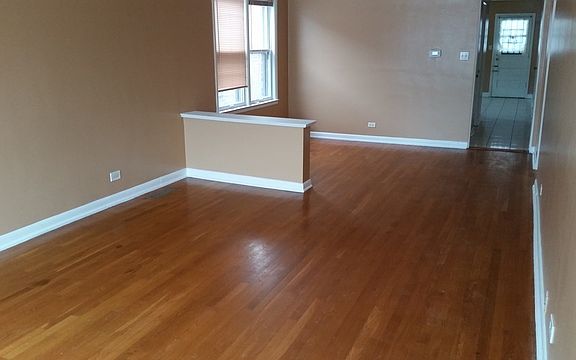 2nd image of 6110 N Oakley Ave #2
