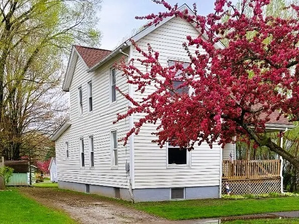 27 2nd Ave, Albion, PA 16401
