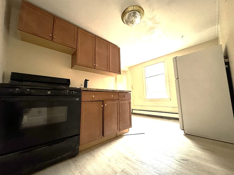 88 Emerson St #4 — Photo 4