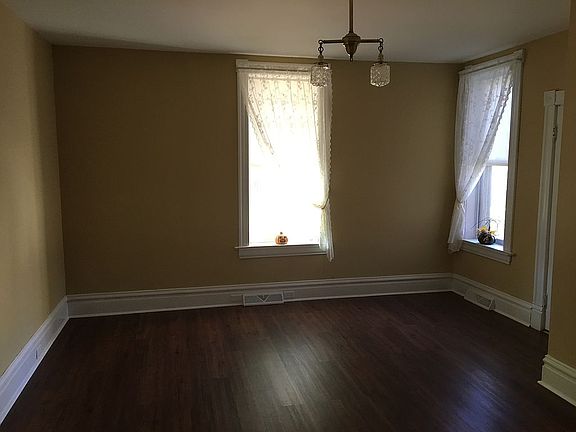 5th image of 1035 Jefferson St