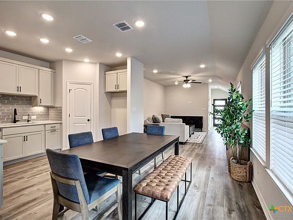 5th image of 2041 Flametree Ave