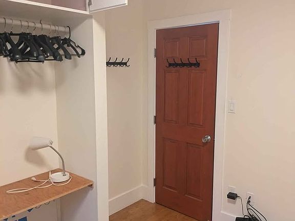 4th image of 2520 Clinton Ave #1