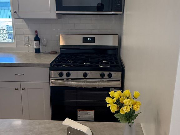 2nd image of 13951 Bessemer St APT 5