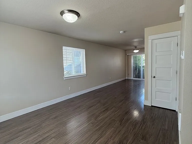 8527-8539 SE Clinton 7 plex — Photo 2
