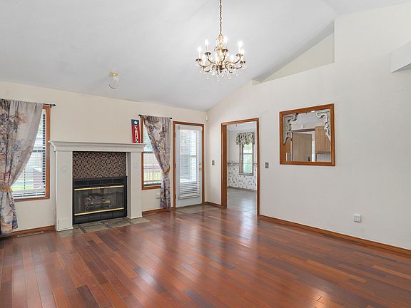 3rd image of 212 N Meadow Street