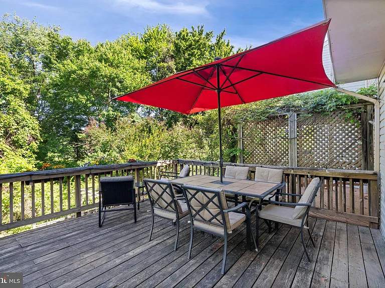 5964 Edgehill Ct — Photo 36