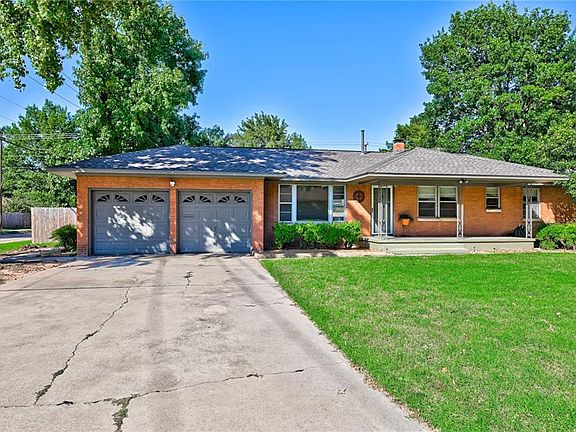 2nd image of 1417 Melrose Dr