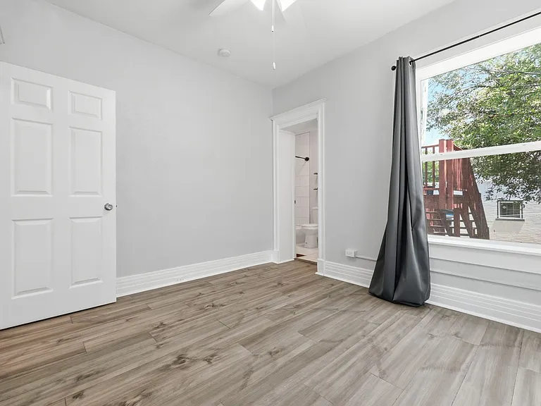 936 N Ogden St — Photo 16