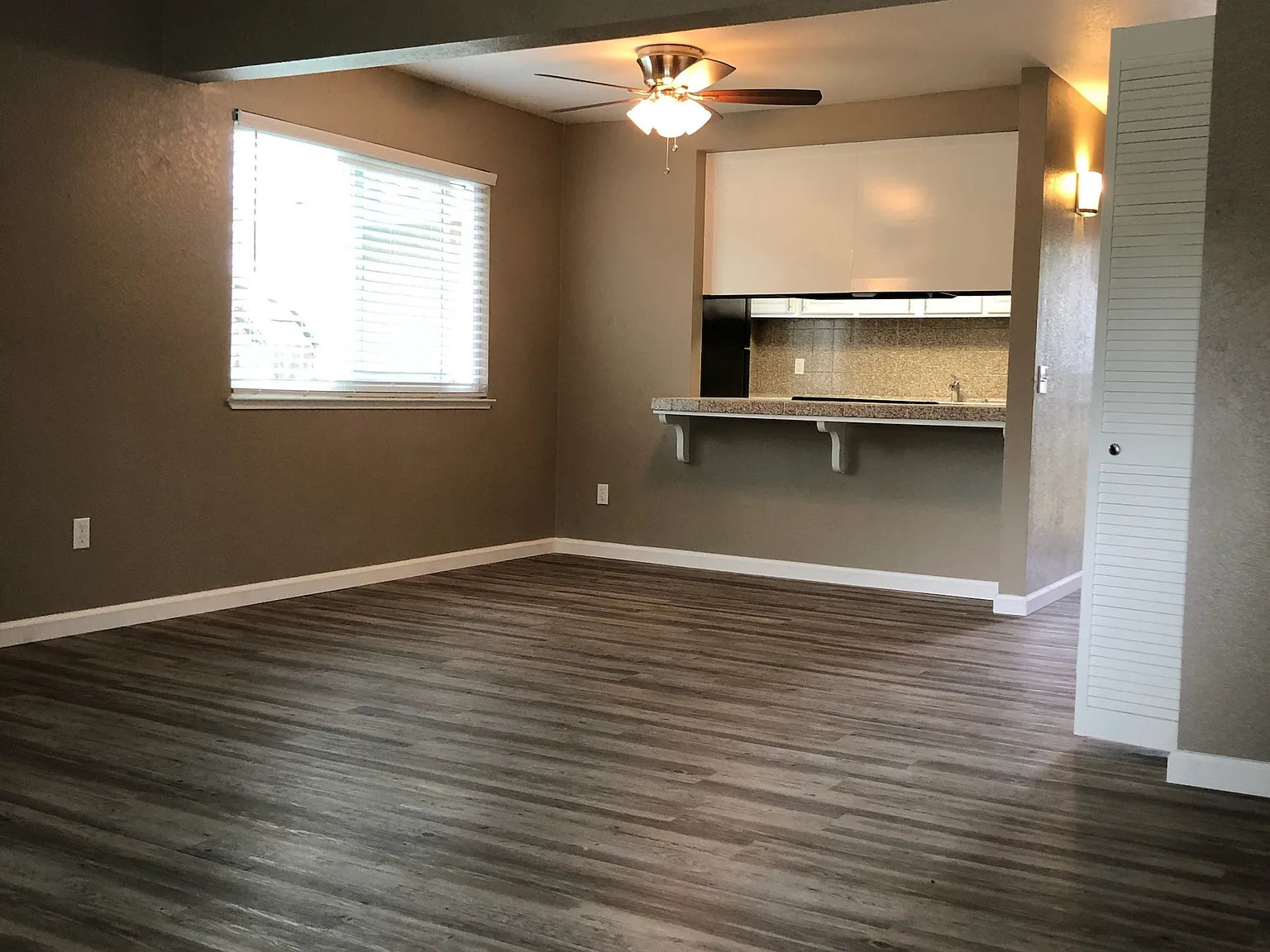 2 bed, 1360 sqft, $2,500 — Photo 4