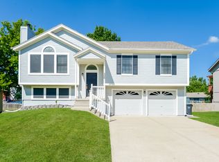 506 Copeland Dr, Greenwood, MO 64034