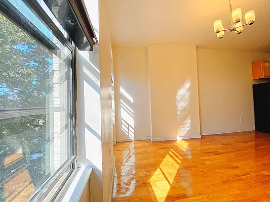 Rented by Douglas Elliman | media 20