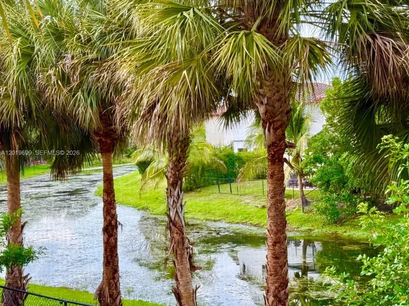 3470 Foxcroft Rd APT 204, Miramar, FL 33025