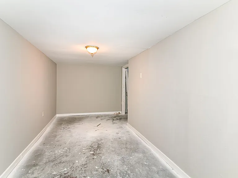 3041 Broadway St — Photo 11