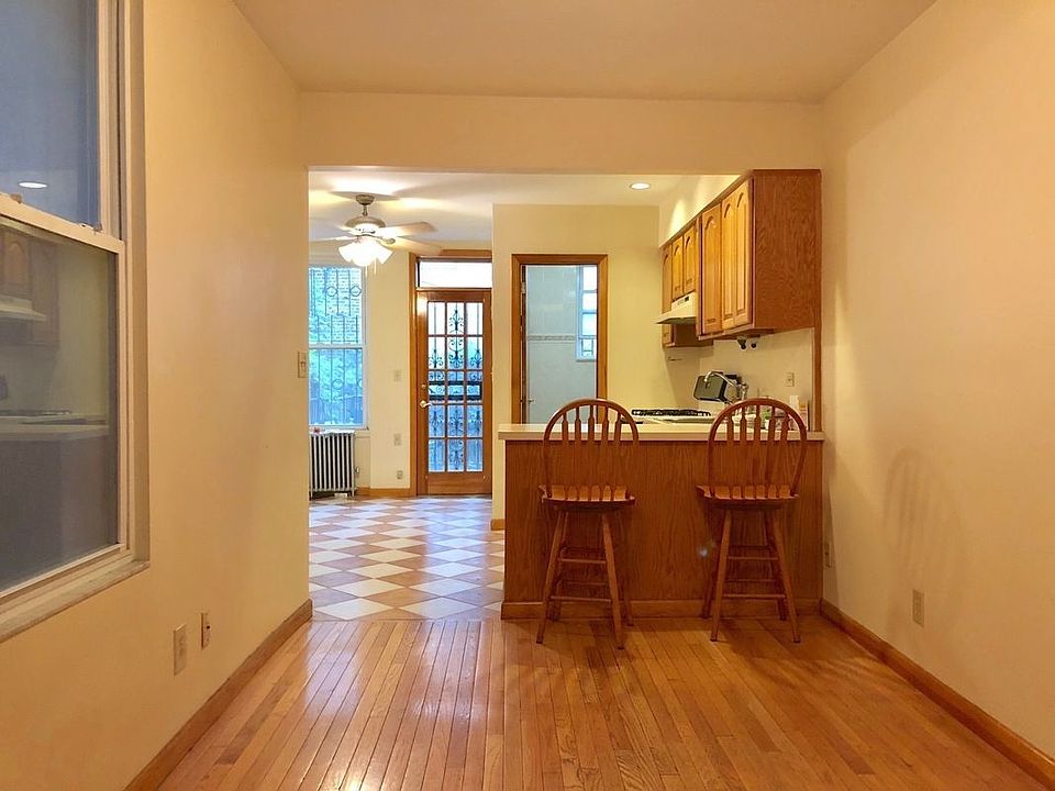 1st image of 4605 30th Ave APT 1R