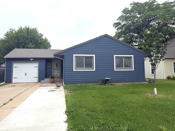 218 E 30th St, Kearney, NE 68847