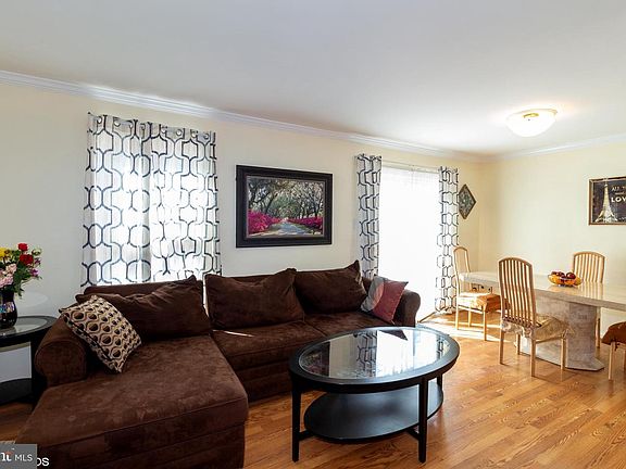 3rd image of 3236 Saint Augustine Ct