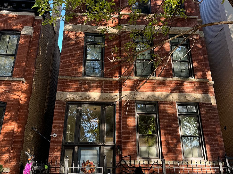 1st image of 2029 N Kenmore Ave APT 3