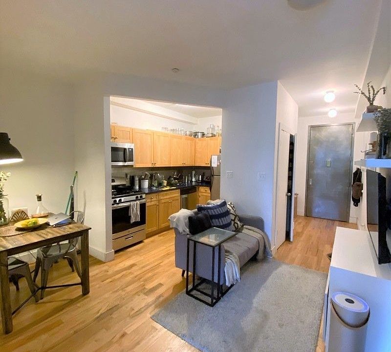 1st image of 670 Prospect Pl #2R