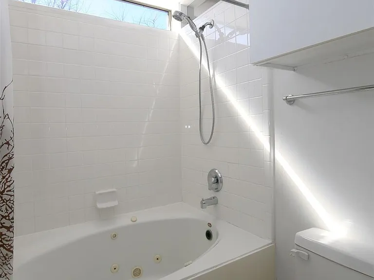 2819 Crawford St — Photo 15