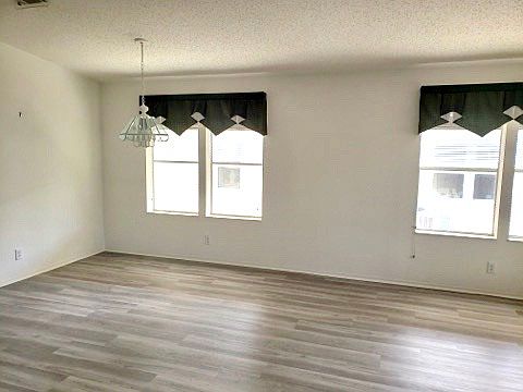 Dining area w/o table