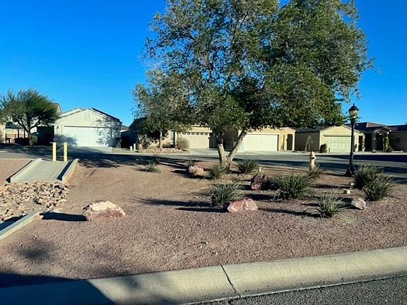 5th image of 2415 Village Dr