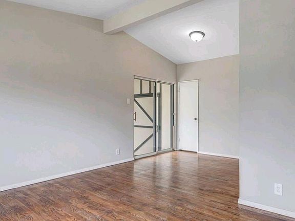 4th image of 2170 Oriole Dr