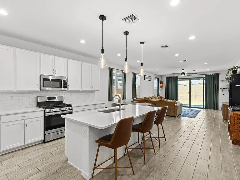 17770 W Running Deer Trl — Photo 11