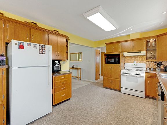 5th image of 304 Morton Ln