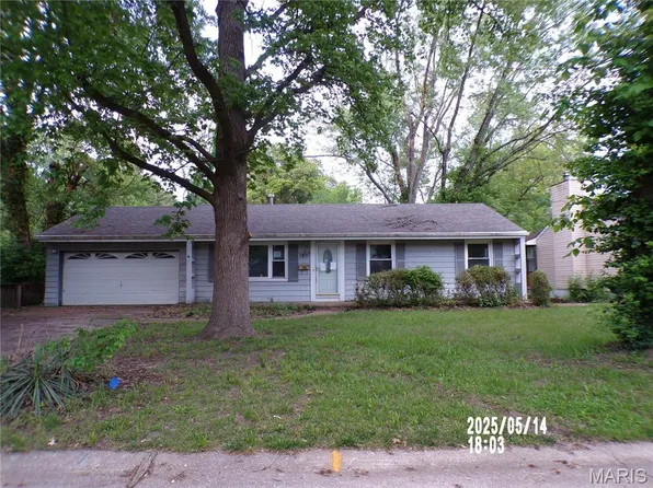 15 Shireford Ln, Saint Louis, MO 63135