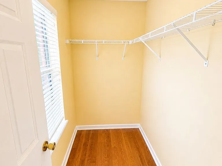 1525 Clarendon Way — Photo 24