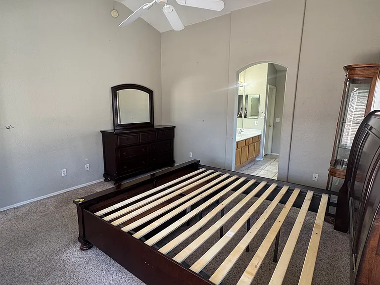 5022 E Holmes Ave — Photo 15