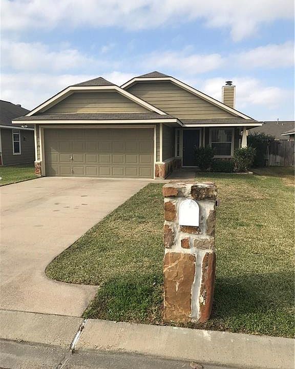 1st image of 918 Crested Point Dr