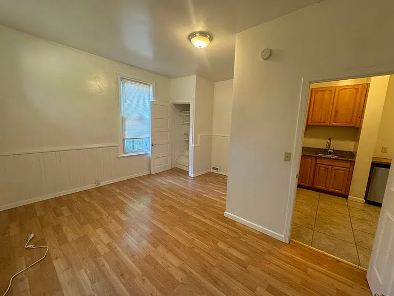 5526 Howe Street — Photo 16