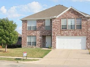 214 Creek Point Ln, Arlington, TX 76002