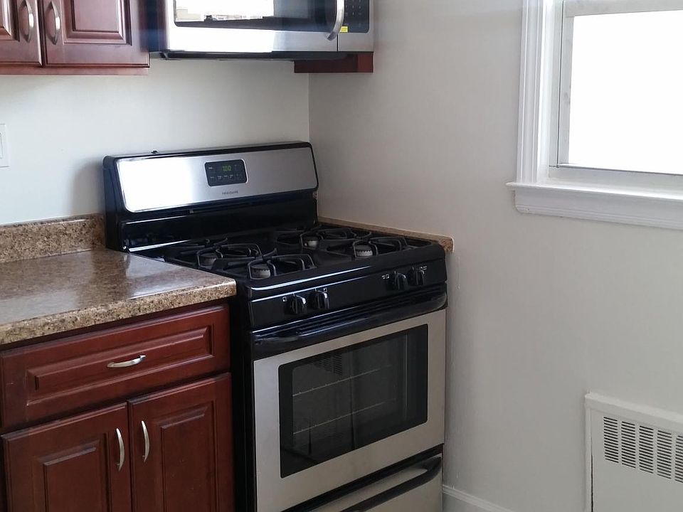1st image of 207 S Broadway